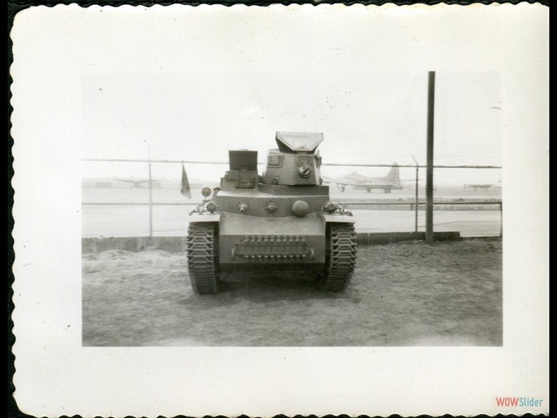 1942-09-27 Mines Field - One of our tanks, Flying Fortress in background